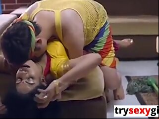 indian big tits Maid Ne Karwai Malkin Ke Jane Ke Baad Chudai brunette
