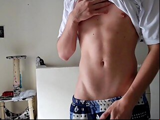 gay paja Skinny guy masturbating latino
